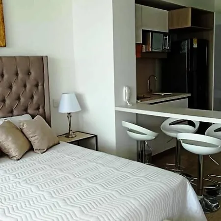 New Loft In Close To The Airport Apartamento
